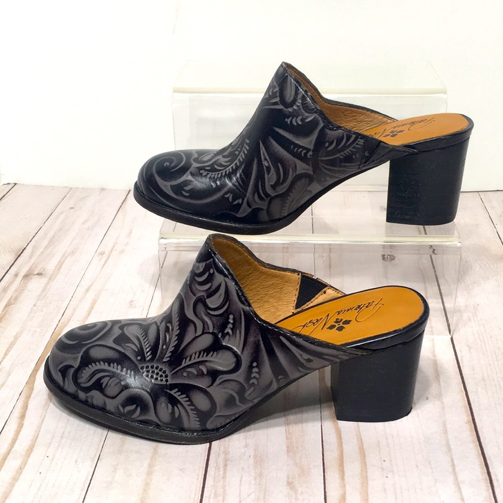 Patricia Nash mule gray black floral block heel size 6